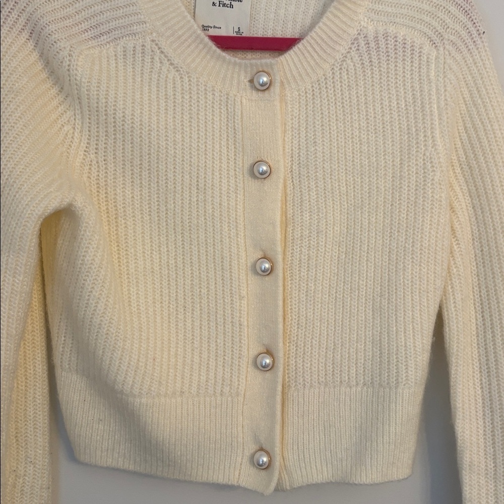 Abercrombie & Fitch Cream Ribbed Knit Pearl Button Cardigan Size Small - Picture 3 of 5